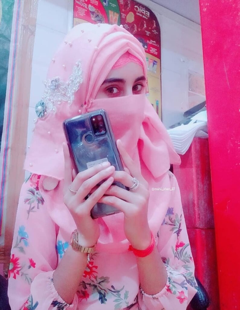 call girl in pink, with face hidden